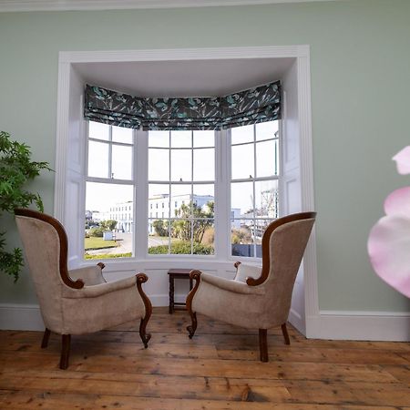 Luxury Georgian Home, Hot Tub, Sea View, Private Garden, Sleeps 6 Bognor Regis Exterior photo